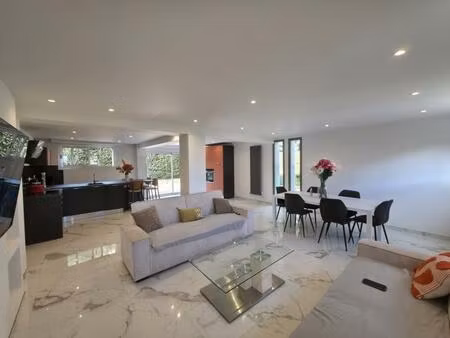 location maison 7 pièces 184m² antibes 06600