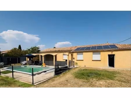 villa de 5 pièces avec grand jardin et piscine