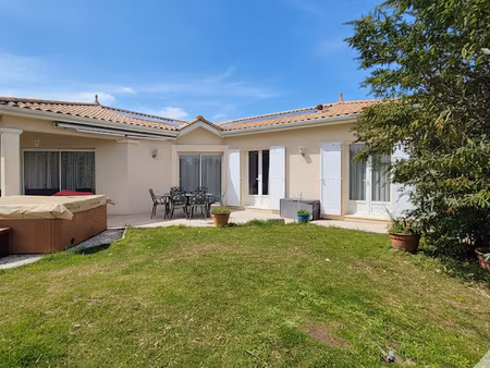 vente maison 6 pièces 124 m² à voeuil-et-giget (16400)  276 120 €