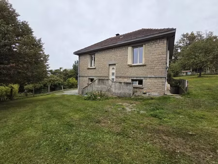 solide maison à chamboulive