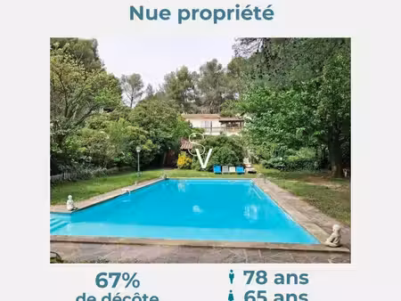 nue propriété - maison t10 de 200 m2 avec parking et garage fermé - monsieur 77 ans  madam