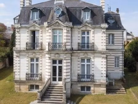 maison de prestige de 337 m2 en vente château-du-loir  france