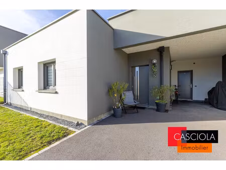 cuvry - maison récente de plain-pied - 2 chambres et jardinet