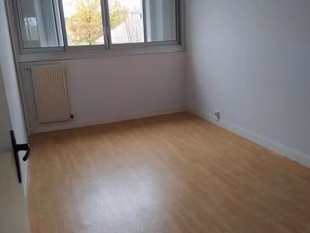 location appartement 3 pièces 63 m² à le blanc (36300)
