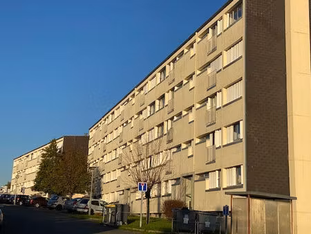 location appartement 5 pièces 93 m² à le blanc (36300)