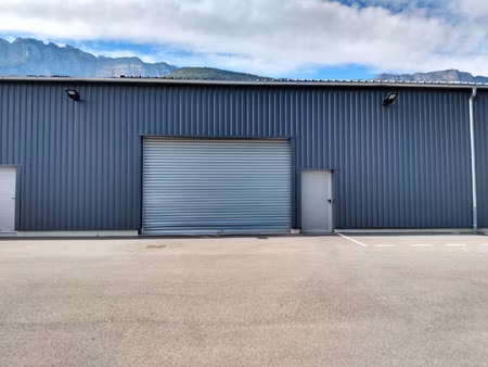local professionnel à louer saint vincent de mercuze 3 pièce(s) 610m2 3 500€/mois ht/hc