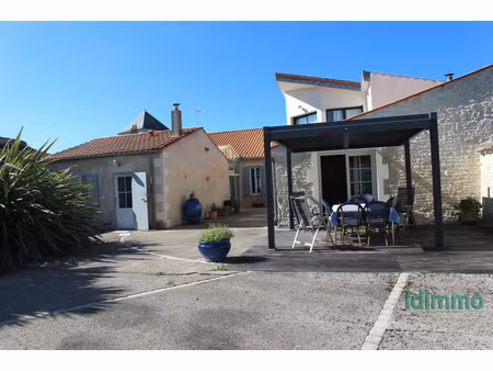 maison 245 m²