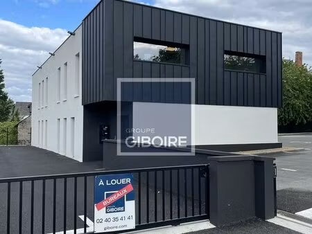location local professionnel 156m² beaucouze 49070