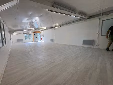 location commerce 66 m² à bernin (38190)