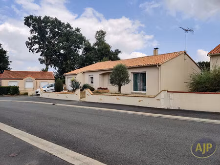 maison begrolles en mauges 4 pièce(s) 103 m2