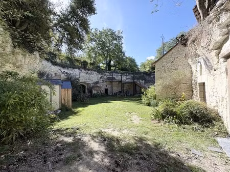 maison semi-troglodyte proche brissac-quincé