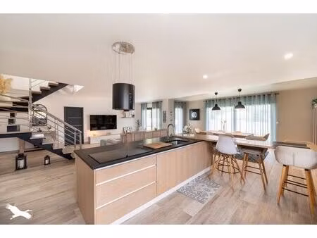 vente maison 5 pièces 168 m² saint-médard-d’eyrans (33650)