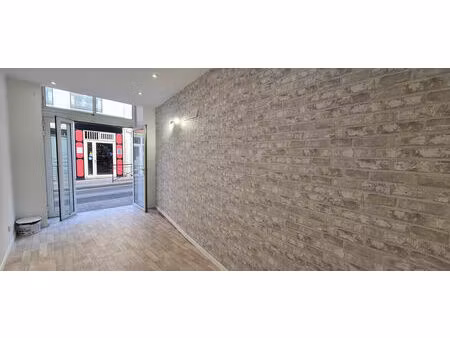 location local commercial 40m2 amélie-les-bains-palalda 66110 - 430 € - surface privée