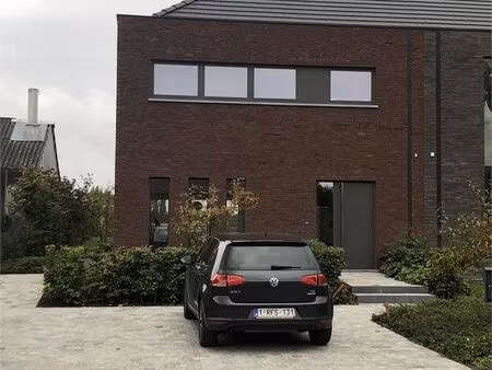 huis te koop in oosteeklo met 3 slaapkamers