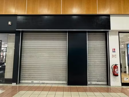 location commerce 32 m² à saint-cyr-sur-loire (37540)