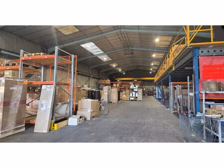 location commerce 1050 m² à saint-barthélemy-d'anjou (49124)