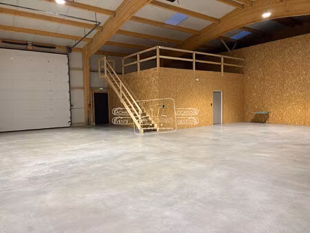 location commerce 565 m² à divatte-sur-loire (44450)