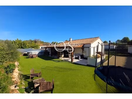 maison de plain-pied 93 m² – terrain 833 m² – 3 chambres