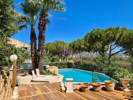 villa meublée avec piscine