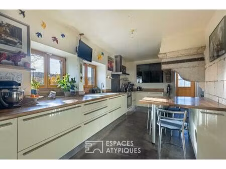 ancienne ferme de château avec piscine et dépendance