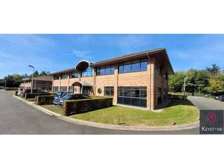 bureaux d'exception entre waterloo et lasne avec parkings