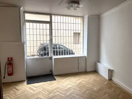 location commerce 36 m² à vernaison (69390)