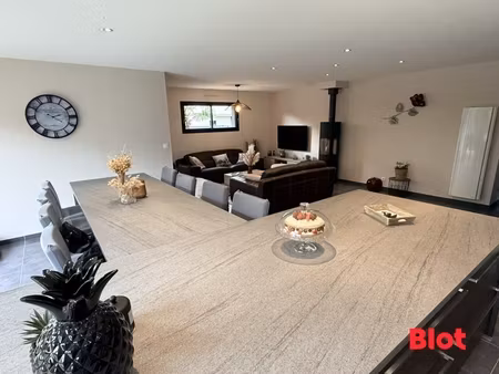 a vendre chez blot immobilier dinard- maison 4 chambres  belle terrasse au calme - pleslin