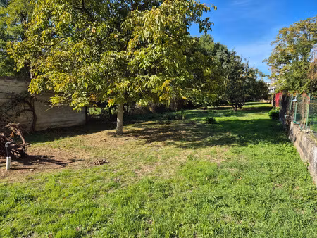 terrain de 1200m2 avec local commerciale de 150m2