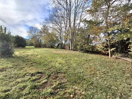 rare a la vente ! terrain constructible indivisuel de 750 m2 a saint loup sans vis a vis a