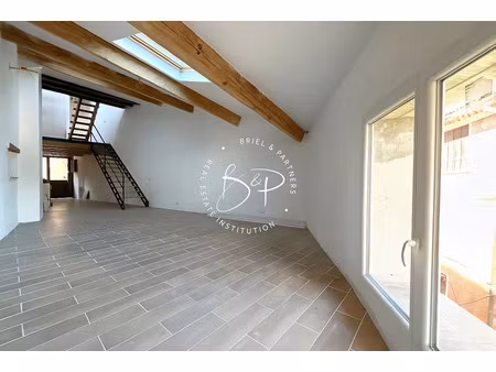 vente immeuble 3 pièces 147.1 m² à carces (83570)  283 000 €