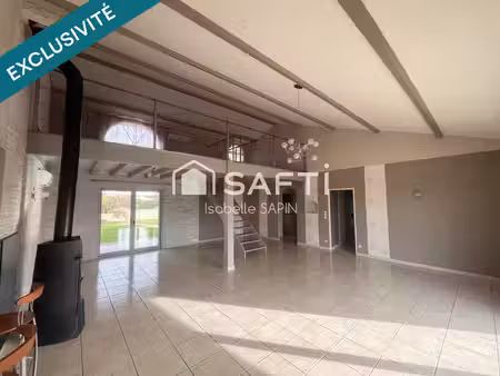 joli pavillon climatisé avec 3 chambres et piscine couverte