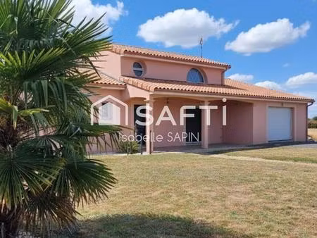 jolie maison climatisée 3 chambres avec piscine couverte