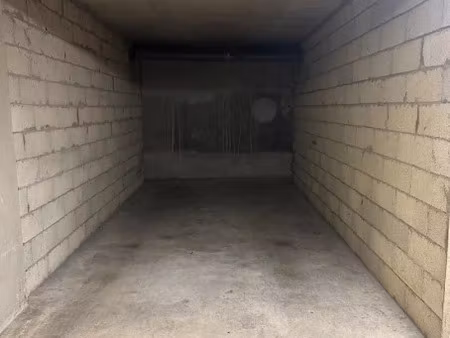 location parking 10 m² à cachan (94230)  55 €