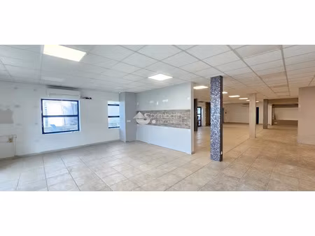 location locaux professionnels 1 pièce 200 m² à saint-martin (97150)  4 500 €