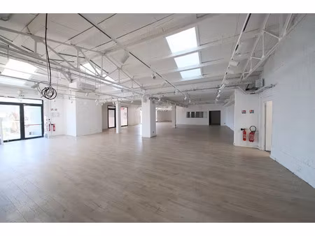 location locaux professionnels 378 m² à furiani (20600)  5 716 €