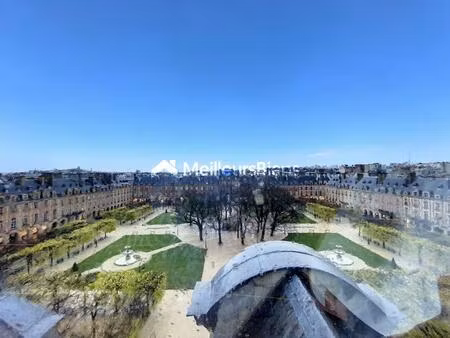 loft atypique sous les toits au pavillon du roi place des vosges paris
