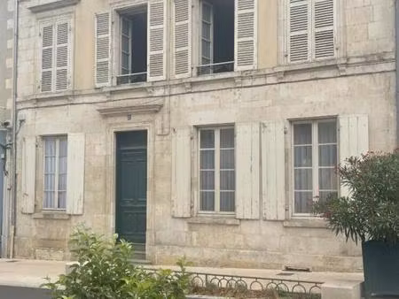 grande maison de caractère  jardin  garages en hyper centre