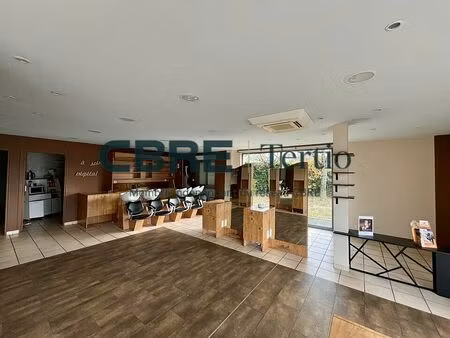 location commerce chambray-lès-tours 154 m²