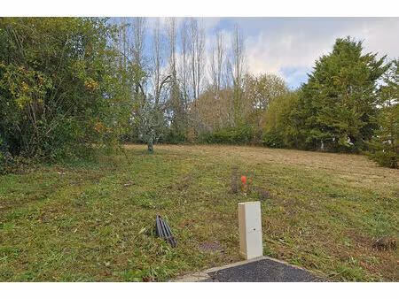 environnement calme - terrain à bâtir de 876 m²