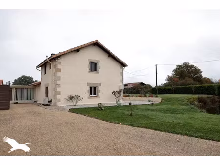 vente maison 5 pièces 140 m² à epenède (16490)  184 939 €