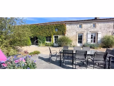 vente maison 8 pièces 186 m² à coulonges-sur-l'autize (79160)  229 000 €