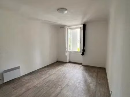 location appartement 3 pièces 61 m² à peyrolles-en-provence (13860)