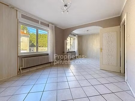 maison 3 chambres avec garage et extérieurs