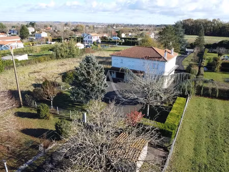 vente maison 7 pièces 184 m² à saint-sever-de-saintonge (17800)  284 900 €