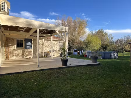 vente maison 8 pièces 200 m² à l'ile-d'elle (85770)  365 000 €