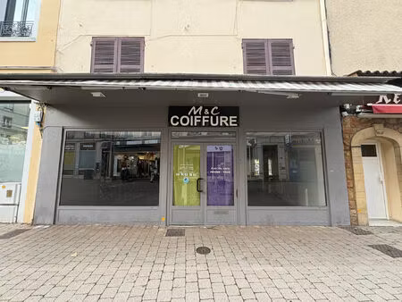 location commerce 69 m² à tarare (69170)
