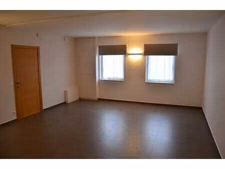 local professionnel à beuzet