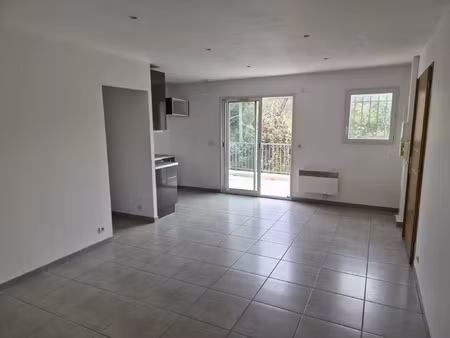 vente appartement 2 pièces 43 m² solliès-toucas (83210)