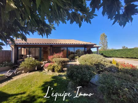 maison de plain-pied 3 chambres  garage et ateliers sur terr