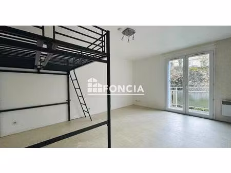 poitiers faubourg st-cyprien - studio - parking privatif